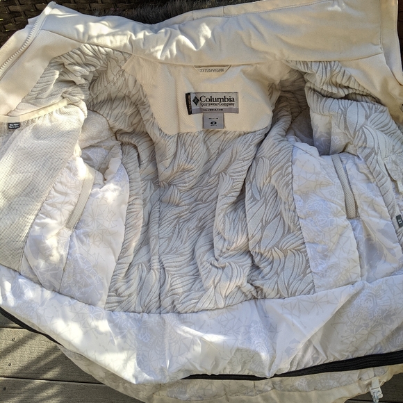 Winter jacket - Picture 9 of 12